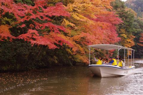 亀山湖のボートクルーズ